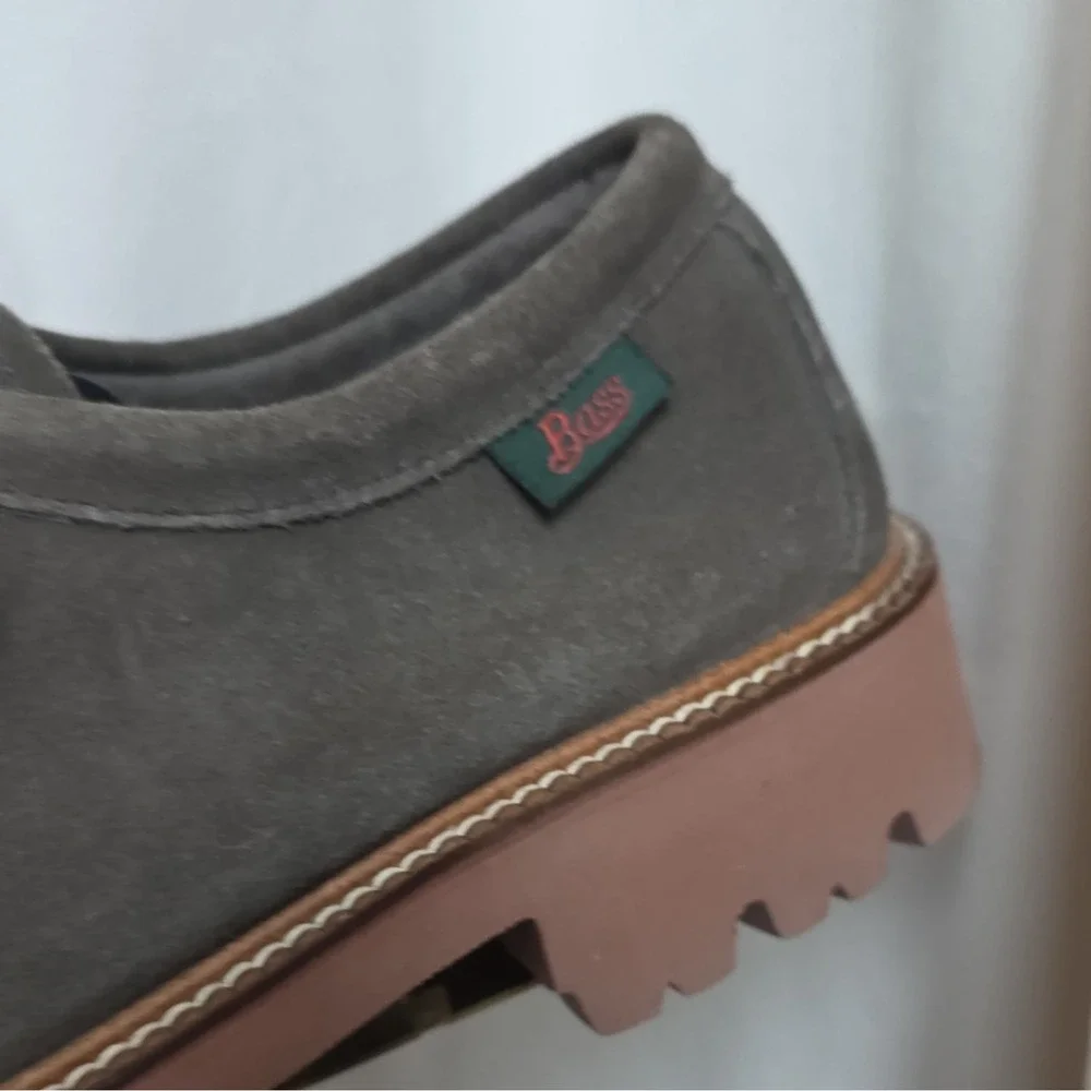 G.H. Bass Wallace Suede Lug Sole Moc Shoes, Size 9.5. Classic hand-sewn styling.
